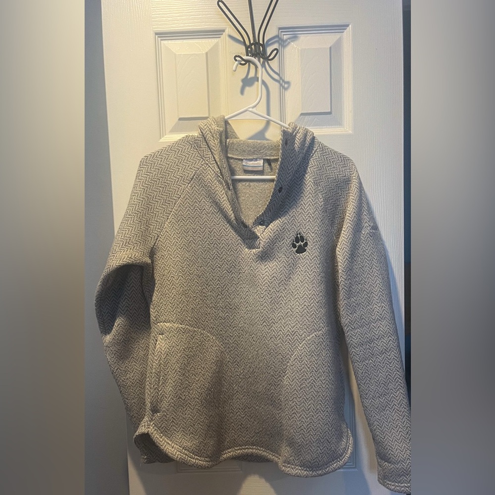 Set of two Great Wolf Lodge Columbia size medium pullovers - Picture 10 of 14